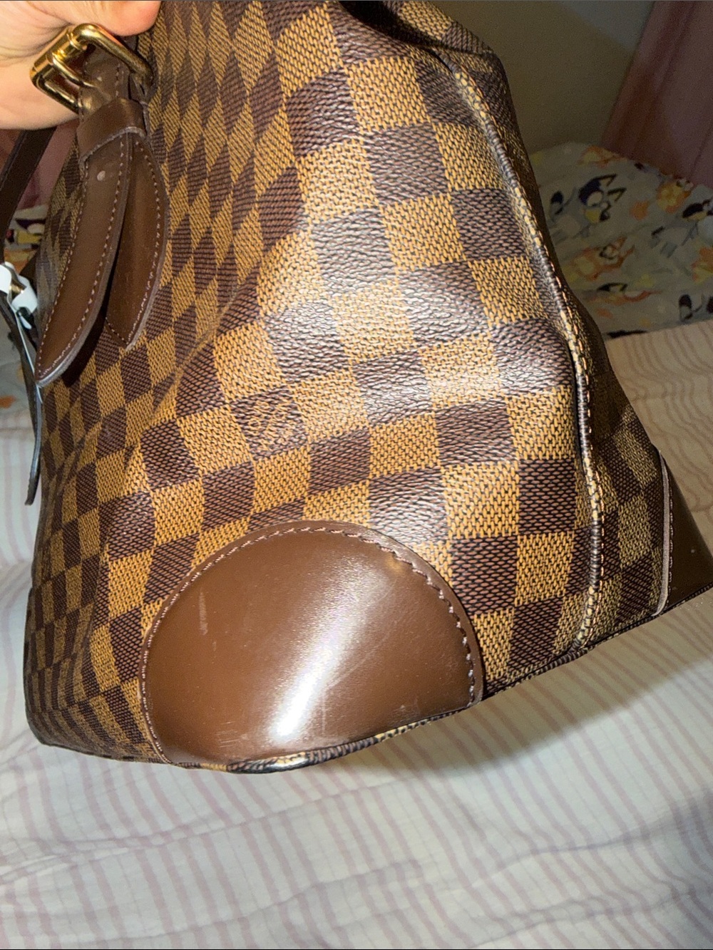 Louis Vuitton - Picture 5 of 9